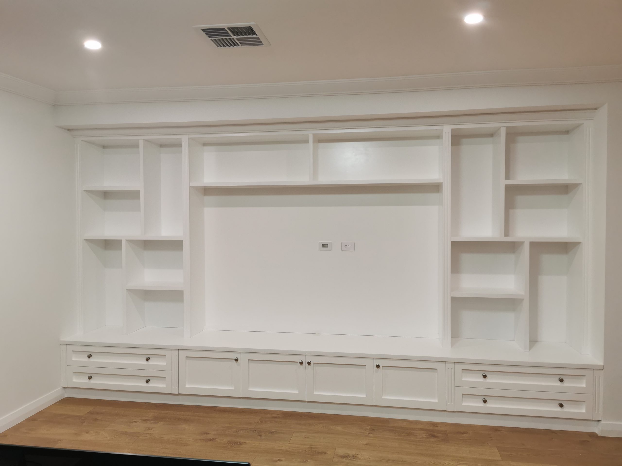 Hamptons wall store unit