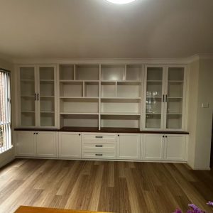 Dancewood 2.0 Hampton Style Display Unit